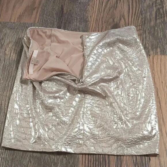 Guess metallic rose mini skirt size 4 New Years Eve - Picture 4 of 4